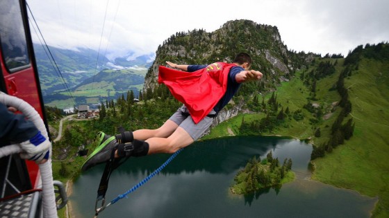 Bunjy saute comme Superman