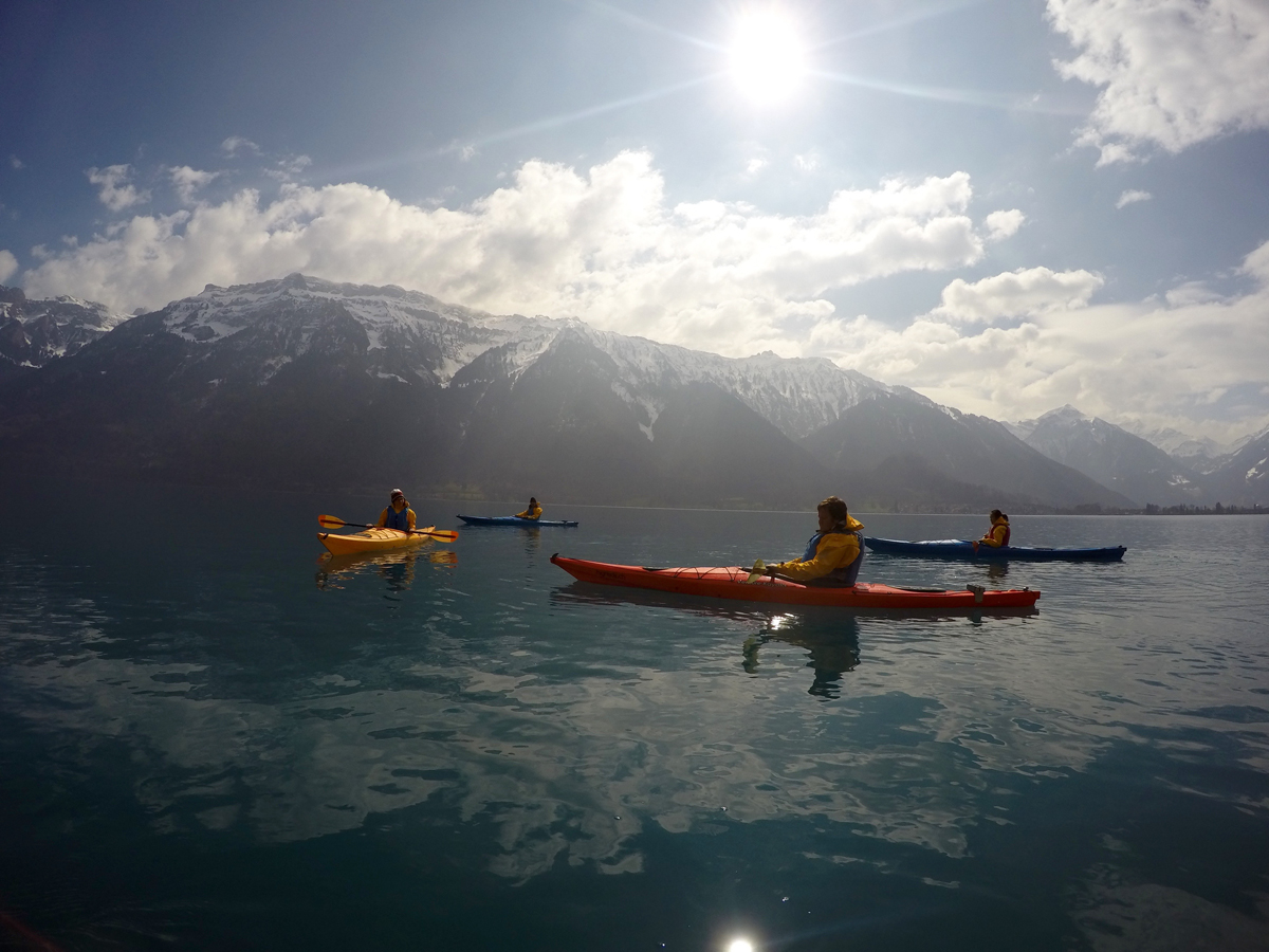 winter kayak lake brienz