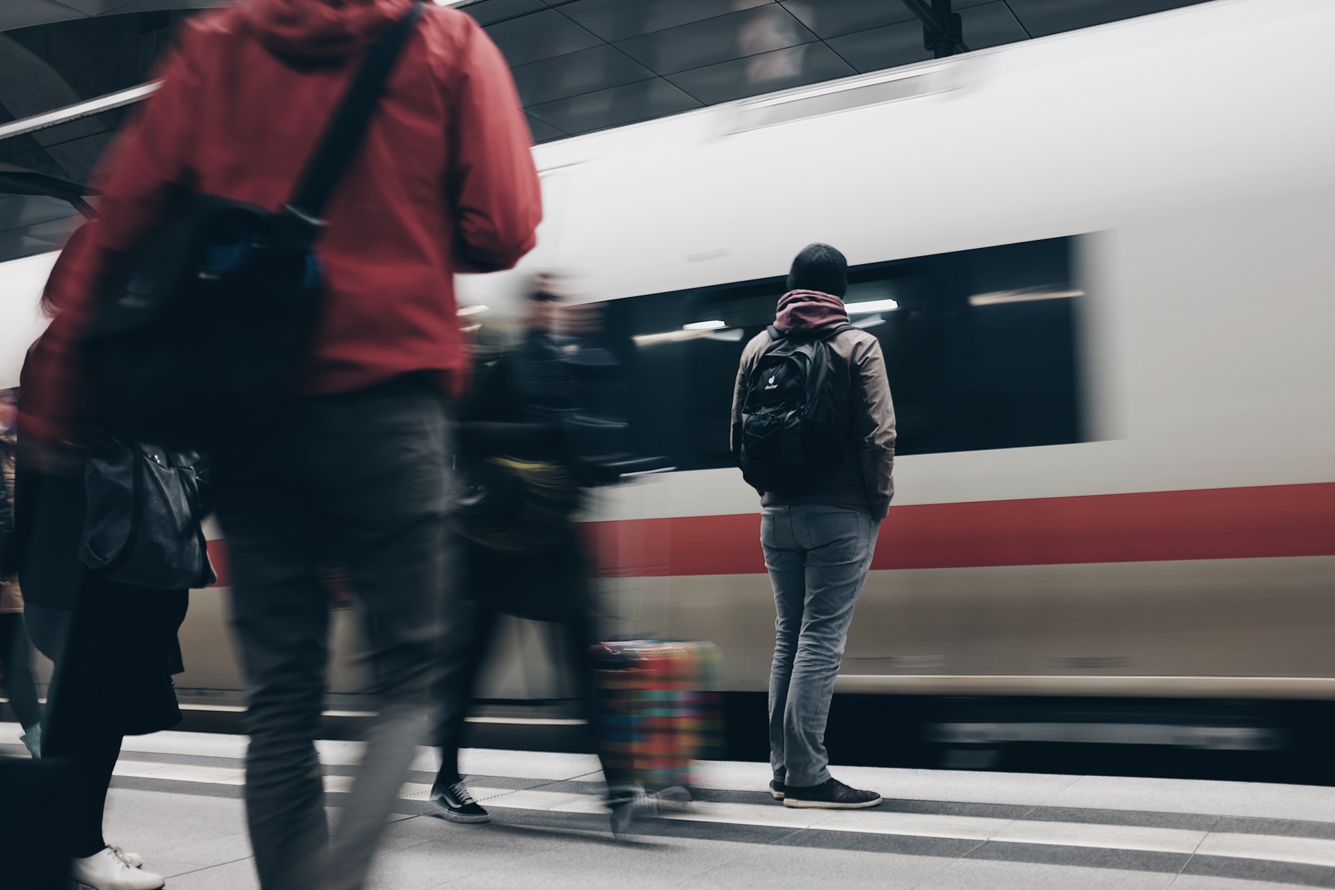 Cheapest way to get from Zürich airport to Interlaken
