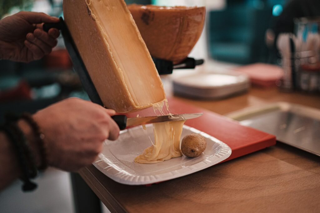 Guía de queso suizo Raclette
